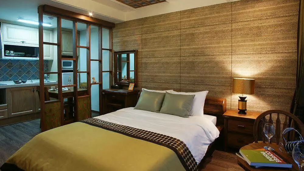 Login Resort Jeju 3*,