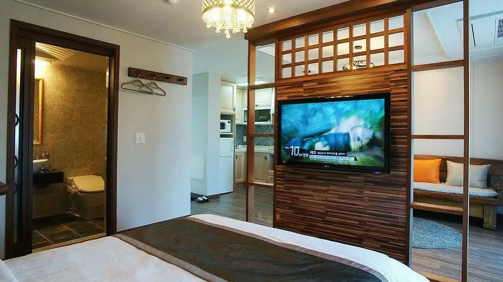Login Resort Jeju 3*,